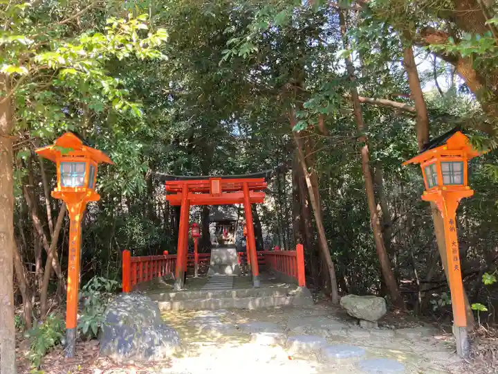 甲八幡神社の末社・摂社