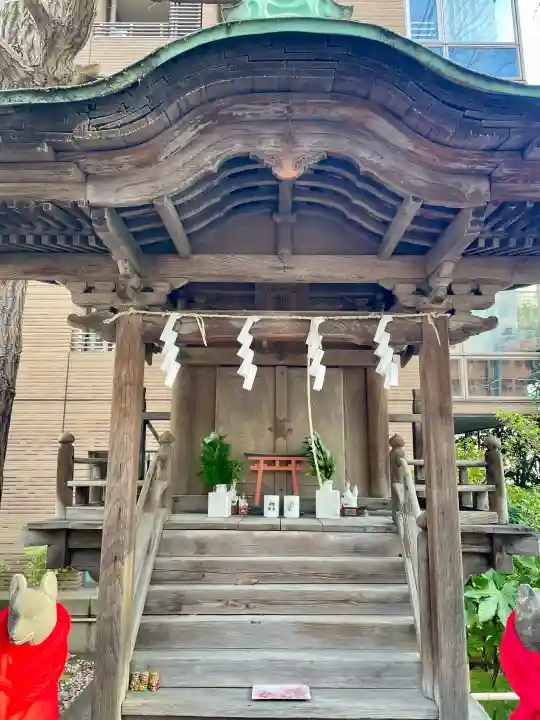銀杏八幡宮の{uncategorized: "未分類", other: "その他", undefined: "問題あり", building: "その他建物", grave: "お墓", sacred_gate: "鳥居", guardian: "狛犬", statue: "像", buddha: "仏像", history: "歴史", nature: "自然", garden: "庭園", animal: "動物", pagoda: "塔", temizu: "手水舎", mountain_gate: "山門・神門", sanctuary: "本殿・本堂", subordinate: "末社・摂社", art: "芸術", scenery: "景色", jizo: "地蔵", ema: "絵馬", goshuin: "御朱印", omikuji: "おみくじ", items: "授与品その他", amulet: "お守り", goshuincho: "御朱印帳", eats: "食事", festival: "お祭り", votive_dance: "神楽", shichigosan: "七五三参", wedding: "結婚式", experience: "体験その他", initially: "初詣", around: "周辺", anti_infection: "感染症対策"}