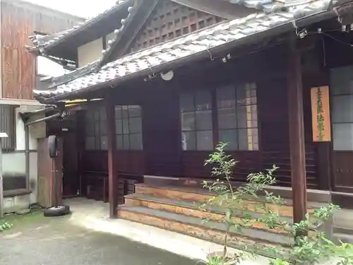 法榮寺の本殿・本堂