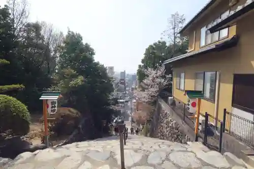 伊佐爾波神社の{uncategorized: "未分類", other: "その他", undefined: "問題あり", building: "その他建物", grave: "お墓", sacred_gate: "鳥居", guardian: "狛犬", statue: "像", buddha: "仏像", history: "歴史", nature: "自然", garden: "庭園", animal: "動物", pagoda: "塔", temizu: "手水舎", mountain_gate: "山門・神門", sanctuary: "本殿・本堂", subordinate: "末社・摂社", art: "芸術", scenery: "景色", jizo: "地蔵", ema: "絵馬", goshuin: "御朱印", omikuji: "おみくじ", items: "授与品その他", amulet: "お守り", goshuincho: "御朱印帳", eats: "食事", festival: "お祭り", votive_dance: "神楽", shichigosan: "七五三参", wedding: "結婚式", experience: "体験その他", initially: "初詣", around: "周辺", anti_infection: "感染症対策"}