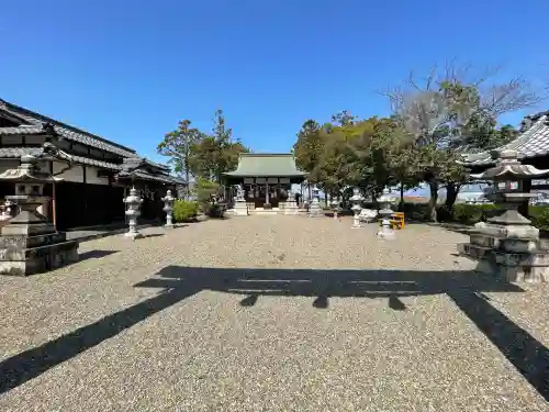 下多良神社の{uncategorized: "未分類", other: "その他", undefined: "問題あり", building: "その他建物", grave: "お墓", sacred_gate: "鳥居", guardian: "狛犬", statue: "像", buddha: "仏像", history: "歴史", nature: "自然", garden: "庭園", animal: "動物", pagoda: "塔", temizu: "手水舎", mountain_gate: "山門・神門", sanctuary: "本殿・本堂", subordinate: "末社・摂社", art: "芸術", scenery: "景色", jizo: "地蔵", ema: "絵馬", goshuin: "御朱印", omikuji: "おみくじ", items: "授与品その他", amulet: "お守り", goshuincho: "御朱印帳", eats: "食事", festival: "お祭り", votive_dance: "神楽", shichigosan: "七五三参", wedding: "結婚式", experience: "体験その他", initially: "初詣", around: "周辺", anti_infection: "感染症対策"}