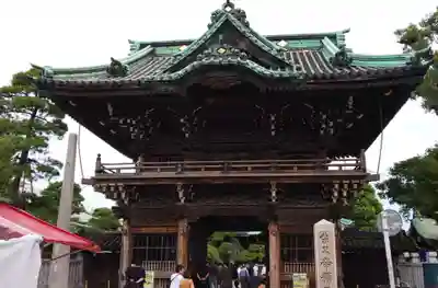 題経寺（柴又帝釈天）の山門・神門