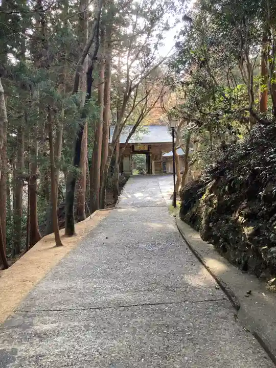 鶴林寺の{uncategorized: "未分類", other: "その他", undefined: "問題あり", building: "その他建物", grave: "お墓", sacred_gate: "鳥居", guardian: "狛犬", statue: "像", buddha: "仏像", history: "歴史", nature: "自然", garden: "庭園", animal: "動物", pagoda: "塔", temizu: "手水舎", mountain_gate: "山門・神門", sanctuary: "本殿・本堂", subordinate: "末社・摂社", art: "芸術", scenery: "景色", jizo: "地蔵", ema: "絵馬", goshuin: "御朱印", omikuji: "おみくじ", items: "授与品その他", amulet: "お守り", goshuincho: "御朱印帳", eats: "食事", festival: "お祭り", votive_dance: "神楽", shichigosan: "七五三参", wedding: "結婚式", experience: "体験その他", initially: "初詣", around: "周辺", anti_infection: "感染症対策"}