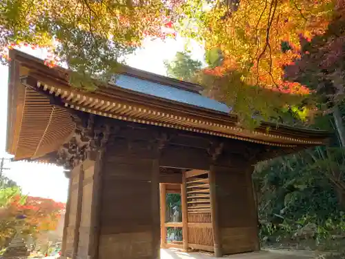 普門寺(切り絵御朱印発祥の寺)の山門・神門