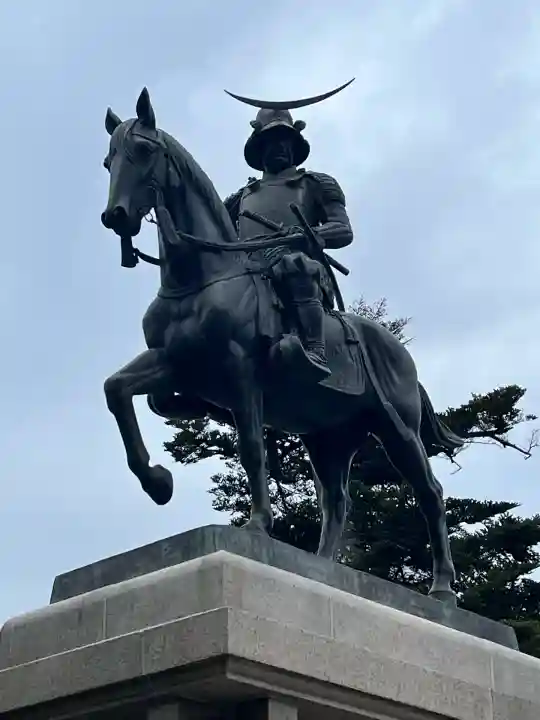 宮城縣護國神社の像