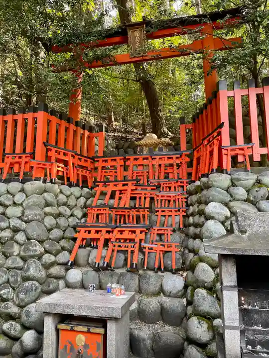 伏見稲荷大社 奥社奉拝所(京都府)