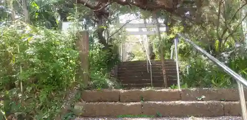 頼政神社の鳥居