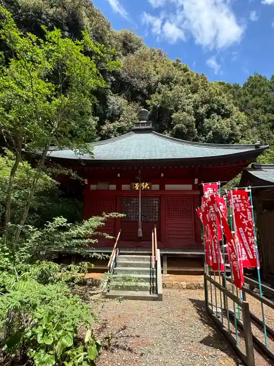 大福寺の{uncategorized: "未分類", other: "その他", undefined: "問題あり", building: "その他建物", grave: "お墓", sacred_gate: "鳥居", guardian: "狛犬", statue: "像", buddha: "仏像", history: "歴史", nature: "自然", garden: "庭園", animal: "動物", pagoda: "塔", temizu: "手水舎", mountain_gate: "山門・神門", sanctuary: "本殿・本堂", subordinate: "末社・摂社", art: "芸術", scenery: "景色", jizo: "地蔵", ema: "絵馬", goshuin: "御朱印", omikuji: "おみくじ", items: "授与品その他", amulet: "お守り", goshuincho: "御朱印帳", eats: "食事", festival: "お祭り", votive_dance: "神楽", shichigosan: "七五三参", wedding: "結婚式", experience: "体験その他", initially: "初詣", around: "周辺", anti_infection: "感染症対策"}