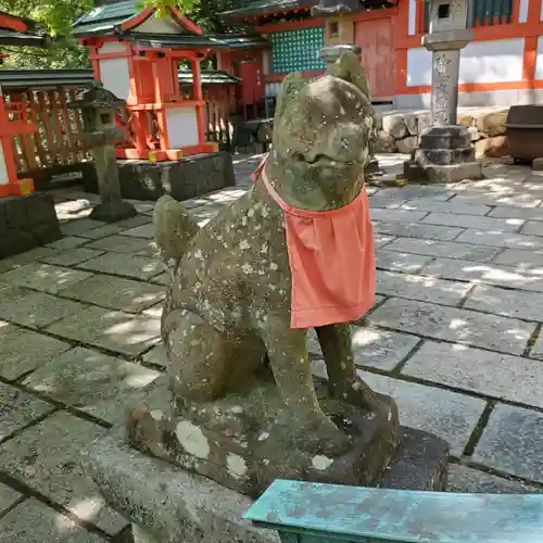 瑜伽神社の狛犬