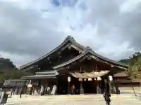 出雲大社の{uncategorized: "未分類", other: "その他", undefined: "問題あり", building: "その他建物", grave: "お墓", sacred_gate: "鳥居", guardian: "狛犬", statue: "像", buddha: "仏像", history: "歴史", nature: "自然", garden: "庭園", animal: "動物", pagoda: "塔", temizu: "手水舎", mountain_gate: "山門・神門", sanctuary: "本殿・本堂", subordinate: "末社・摂社", art: "芸術", scenery: "景色", jizo: "地蔵", ema: "絵馬", goshuin: "御朱印", omikuji: "おみくじ", items: "授与品その他", amulet: "お守り", goshuincho: "御朱印帳", eats: "食事", festival: "お祭り", votive_dance: "神楽", shichigosan: "七五三参", wedding: "結婚式", experience: "体験その他", initially: "初詣", around: "周辺", anti_infection: "感染症対策"}