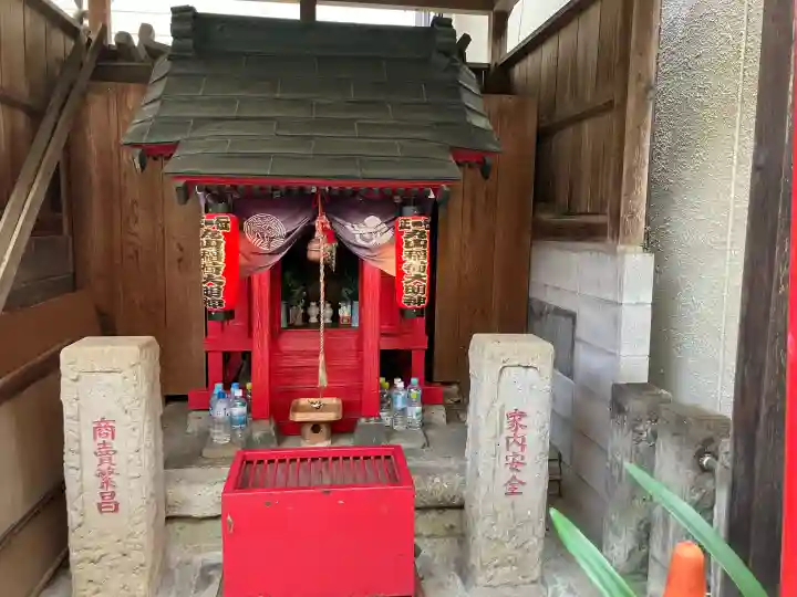 丸山稲荷大明神の{uncategorized: "未分類", other: "その他", undefined: "問題あり", building: "その他建物", grave: "お墓", sacred_gate: "鳥居", guardian: "狛犬", statue: "像", buddha: "仏像", history: "歴史", nature: "自然", garden: "庭園", animal: "動物", pagoda: "塔", temizu: "手水舎", mountain_gate: "山門・神門", sanctuary: "本殿・本堂", subordinate: "末社・摂社", art: "芸術", scenery: "景色", jizo: "地蔵", ema: "絵馬", goshuin: "御朱印", omikuji: "おみくじ", items: "授与品その他", amulet: "お守り", goshuincho: "御朱印帳", eats: "食事", festival: "お祭り", votive_dance: "神楽", shichigosan: "七五三参", wedding: "結婚式", experience: "体験その他", initially: "初詣", around: "周辺", anti_infection: "感染症対策"}
