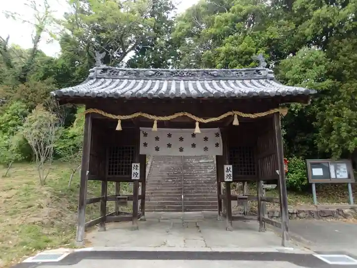 宇志比古神社の山門・神門