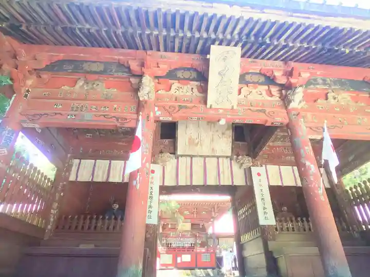 北口本宮冨士浅間神社の山門・神門