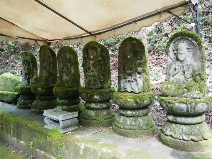 北山漆薬師の仏像