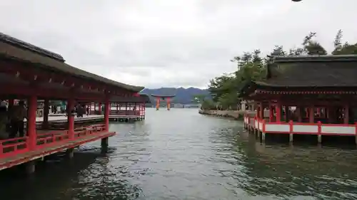 厳島神社の建物その他