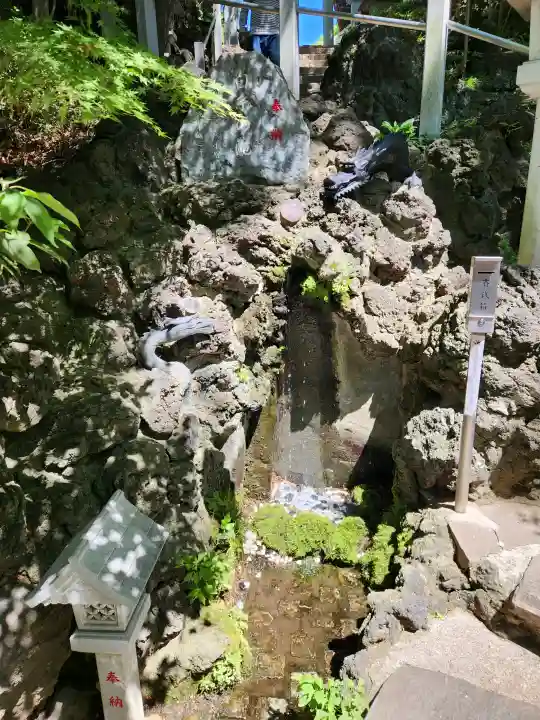 多摩川浅間神社の{uncategorized: "未分類", other: "その他", undefined: "問題あり", building: "その他建物", grave: "お墓", sacred_gate: "鳥居", guardian: "狛犬", statue: "像", buddha: "仏像", history: "歴史", nature: "自然", garden: "庭園", animal: "動物", pagoda: "塔", temizu: "手水舎", mountain_gate: "山門・神門", sanctuary: "本殿・本堂", subordinate: "末社・摂社", art: "芸術", scenery: "景色", jizo: "地蔵", ema: "絵馬", goshuin: "御朱印", omikuji: "おみくじ", items: "授与品その他", amulet: "お守り", goshuincho: "御朱印帳", eats: "食事", festival: "お祭り", votive_dance: "神楽", shichigosan: "七五三参", wedding: "結婚式", experience: "体験その他", initially: "初詣", around: "周辺", anti_infection: "感染症対策"}