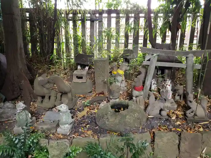 大原稲荷神社の末社・摂社