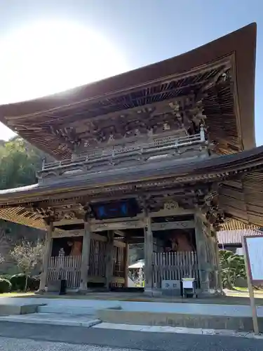 真高寺の山門