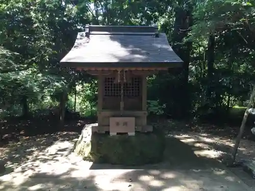 御霊神社本宮の末社