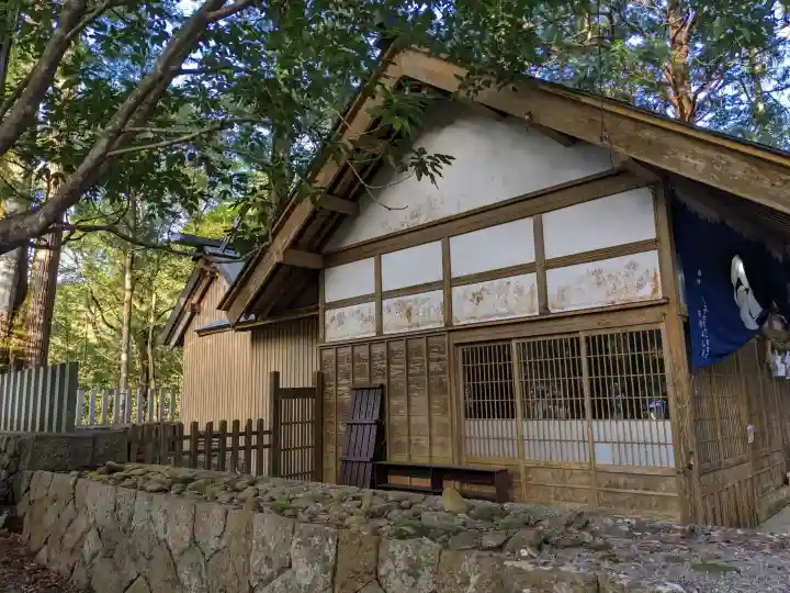 飛鳥神社の{uncategorized: "未分類", other: "その他", undefined: "問題あり", building: "その他建物", grave: "お墓", sacred_gate: "鳥居", guardian: "狛犬", statue: "像", buddha: "仏像", history: "歴史", nature: "自然", garden: "庭園", animal: "動物", pagoda: "塔", temizu: "手水舎", mountain_gate: "山門・神門", sanctuary: "本殿・本堂", subordinate: "末社・摂社", art: "芸術", scenery: "景色", jizo: "地蔵", ema: "絵馬", goshuin: "御朱印", omikuji: "おみくじ", items: "授与品その他", amulet: "お守り", goshuincho: "御朱印帳", eats: "食事", festival: "お祭り", votive_dance: "神楽", shichigosan: "七五三参", wedding: "結婚式", experience: "体験その他", initially: "初詣", around: "周辺", anti_infection: "感染症対策"}