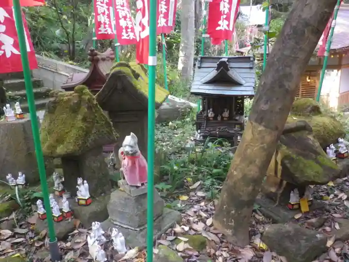 佐助稲荷神社の末社・摂社