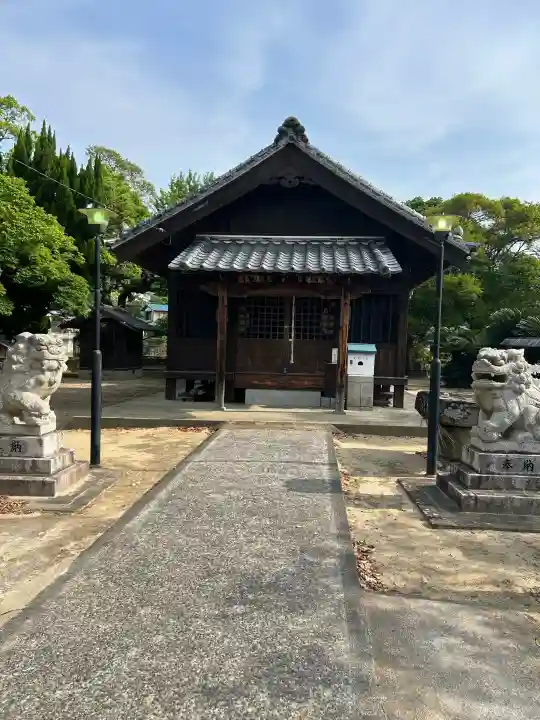 白鬚神社の{uncategorized: "未分類", other: "その他", undefined: "問題あり", building: "その他建物", grave: "お墓", sacred_gate: "鳥居", guardian: "狛犬", statue: "像", buddha: "仏像", history: "歴史", nature: "自然", garden: "庭園", animal: "動物", pagoda: "塔", temizu: "手水舎", mountain_gate: "山門・神門", sanctuary: "本殿・本堂", subordinate: "末社・摂社", art: "芸術", scenery: "景色", jizo: "地蔵", ema: "絵馬", goshuin: "御朱印", omikuji: "おみくじ", items: "授与品その他", amulet: "お守り", goshuincho: "御朱印帳", eats: "食事", festival: "お祭り", votive_dance: "神楽", shichigosan: "七五三参", wedding: "結婚式", experience: "体験その他", initially: "初詣", around: "周辺", anti_infection: "感染症対策"}