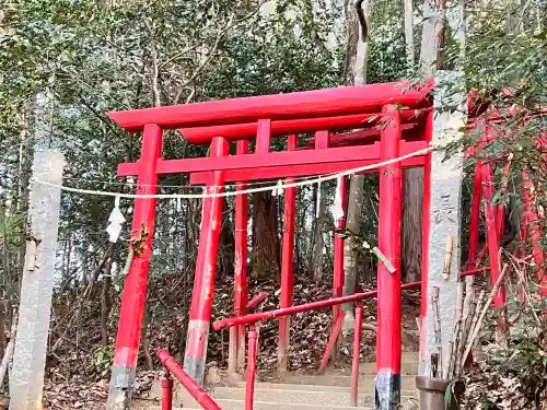 時切稲荷神社の{uncategorized: "未分類", other: "その他", undefined: "問題あり", building: "その他建物", grave: "お墓", sacred_gate: "鳥居", guardian: "狛犬", statue: "像", buddha: "仏像", history: "歴史", nature: "自然", garden: "庭園", animal: "動物", pagoda: "塔", temizu: "手水舎", mountain_gate: "山門・神門", sanctuary: "本殿・本堂", subordinate: "末社・摂社", art: "芸術", scenery: "景色", jizo: "地蔵", ema: "絵馬", goshuin: "御朱印", omikuji: "おみくじ", items: "授与品その他", amulet: "お守り", goshuincho: "御朱印帳", eats: "食事", festival: "お祭り", votive_dance: "神楽", shichigosan: "七五三参", wedding: "結婚式", experience: "体験その他", initially: "初詣", around: "周辺", anti_infection: "感染症対策"}