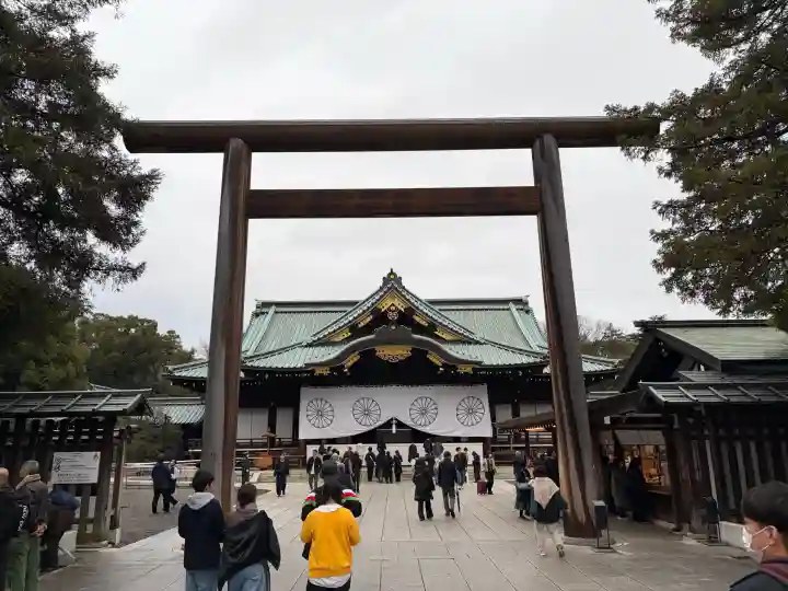 靖國神社の{uncategorized: "未分類", other: "その他", undefined: "問題あり", building: "その他建物", grave: "お墓", sacred_gate: "鳥居", guardian: "狛犬", statue: "像", buddha: "仏像", history: "歴史", nature: "自然", garden: "庭園", animal: "動物", pagoda: "塔", temizu: "手水舎", mountain_gate: "山門・神門", sanctuary: "本殿・本堂", subordinate: "末社・摂社", art: "芸術", scenery: "景色", jizo: "地蔵", ema: "絵馬", goshuin: "御朱印", omikuji: "おみくじ", items: "授与品その他", amulet: "お守り", goshuincho: "御朱印帳", eats: "食事", festival: "お祭り", votive_dance: "神楽", shichigosan: "七五三参", wedding: "結婚式", experience: "体験その他", initially: "初詣", around: "周辺", anti_infection: "感染症対策"}