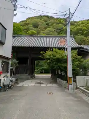 八幡神社の{uncategorized: "未分類", other: "その他", undefined: "問題あり", building: "その他建物", grave: "お墓", sacred_gate: "鳥居", guardian: "狛犬", statue: "像", buddha: "仏像", history: "歴史", nature: "自然", garden: "庭園", animal: "動物", pagoda: "塔", temizu: "手水舎", mountain_gate: "山門・神門", sanctuary: "本殿・本堂", subordinate: "末社・摂社", art: "芸術", scenery: "景色", jizo: "地蔵", ema: "絵馬", goshuin: "御朱印", omikuji: "おみくじ", items: "授与品その他", amulet: "お守り", goshuincho: "御朱印帳", eats: "食事", festival: "お祭り", votive_dance: "神楽", shichigosan: "七五三参", wedding: "結婚式", experience: "体験その他", initially: "初詣", around: "周辺", anti_infection: "感染症対策"}