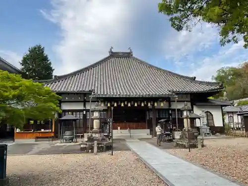 八事山 興正寺の本殿・本堂