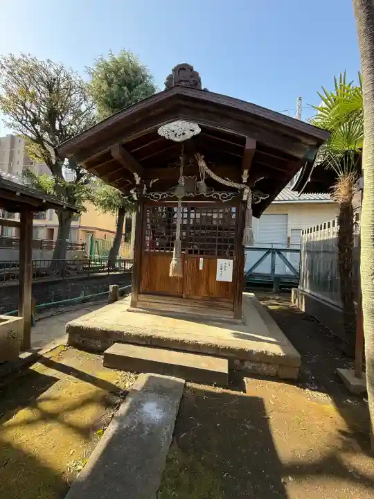 鮫州八幡神社の{uncategorized: "未分類", other: "その他", undefined: "問題あり", building: "その他建物", grave: "お墓", sacred_gate: "鳥居", guardian: "狛犬", statue: "像", buddha: "仏像", history: "歴史", nature: "自然", garden: "庭園", animal: "動物", pagoda: "塔", temizu: "手水舎", mountain_gate: "山門・神門", sanctuary: "本殿・本堂", subordinate: "末社・摂社", art: "芸術", scenery: "景色", jizo: "地蔵", ema: "絵馬", goshuin: "御朱印", omikuji: "おみくじ", items: "授与品その他", amulet: "お守り", goshuincho: "御朱印帳", eats: "食事", festival: "お祭り", votive_dance: "神楽", shichigosan: "七五三参", wedding: "結婚式", experience: "体験その他", initially: "初詣", around: "周辺", anti_infection: "感染症対策"}