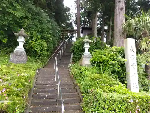 大己貴神社の建物その他