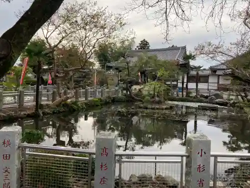 圓照寺の庭園