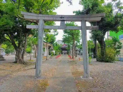 十二所社（徳重）の鳥居