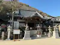 神咒寺の{uncategorized: "未分類", other: "その他", undefined: "問題あり", building: "その他建物", grave: "お墓", sacred_gate: "鳥居", guardian: "狛犬", statue: "像", buddha: "仏像", history: "歴史", nature: "自然", garden: "庭園", animal: "動物", pagoda: "塔", temizu: "手水舎", mountain_gate: "山門・神門", sanctuary: "本殿・本堂", subordinate: "末社・摂社", art: "芸術", scenery: "景色", jizo: "地蔵", ema: "絵馬", goshuin: "御朱印", omikuji: "おみくじ", items: "授与品その他", amulet: "お守り", goshuincho: "御朱印帳", eats: "食事", festival: "お祭り", votive_dance: "神楽", shichigosan: "七五三参", wedding: "結婚式", experience: "体験その他", initially: "初詣", around: "周辺", anti_infection: "感染症対策"}