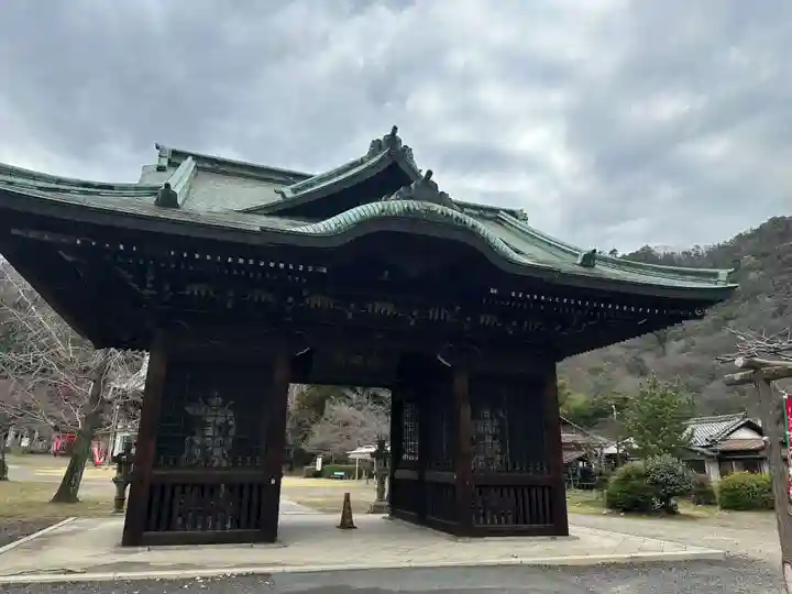 貞照寺の山門・神門