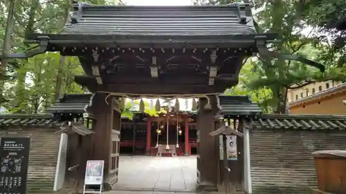 赤坂氷川神社の山門・神門