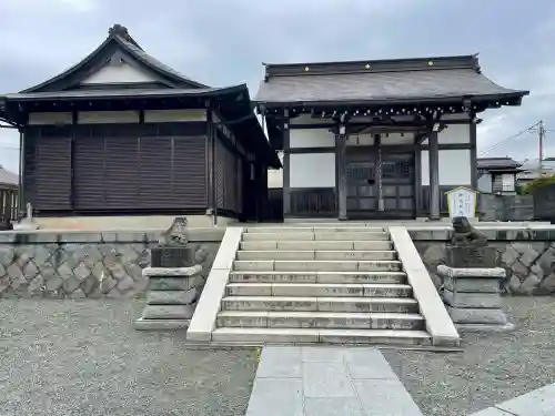 諏訪仮宮の{uncategorized: "未分類", other: "その他", undefined: "問題あり", building: "その他建物", grave: "お墓", sacred_gate: "鳥居", guardian: "狛犬", statue: "像", buddha: "仏像", history: "歴史", nature: "自然", garden: "庭園", animal: "動物", pagoda: "塔", temizu: "手水舎", mountain_gate: "山門・神門", sanctuary: "本殿・本堂", subordinate: "末社・摂社", art: "芸術", scenery: "景色", jizo: "地蔵", ema: "絵馬", goshuin: "御朱印", omikuji: "おみくじ", items: "授与品その他", amulet: "お守り", goshuincho: "御朱印帳", eats: "食事", festival: "お祭り", votive_dance: "神楽", shichigosan: "七五三参", wedding: "結婚式", experience: "体験その他", initially: "初詣", around: "周辺", anti_infection: "感染症対策"}