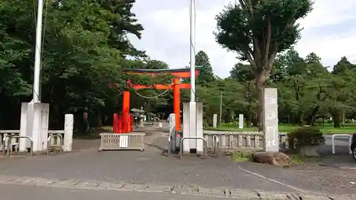 諏訪神社の鳥居