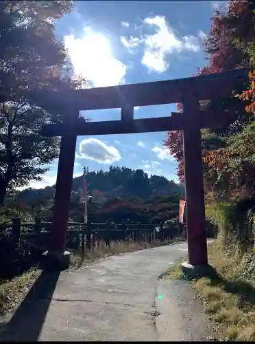 武蔵御嶽神社の{uncategorized: "未分類", other: "その他", undefined: "問題あり", building: "その他建物", grave: "お墓", sacred_gate: "鳥居", guardian: "狛犬", statue: "像", buddha: "仏像", history: "歴史", nature: "自然", garden: "庭園", animal: "動物", pagoda: "塔", temizu: "手水舎", mountain_gate: "山門・神門", sanctuary: "本殿・本堂", subordinate: "末社・摂社", art: "芸術", scenery: "景色", jizo: "地蔵", ema: "絵馬", goshuin: "御朱印", omikuji: "おみくじ", items: "授与品その他", amulet: "お守り", goshuincho: "御朱印帳", eats: "食事", festival: "お祭り", votive_dance: "神楽", shichigosan: "七五三参", wedding: "結婚式", experience: "体験その他", initially: "初詣", around: "周辺", anti_infection: "感染症対策"}