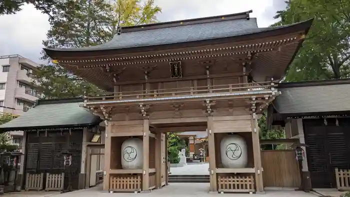 八幡大神社の山門