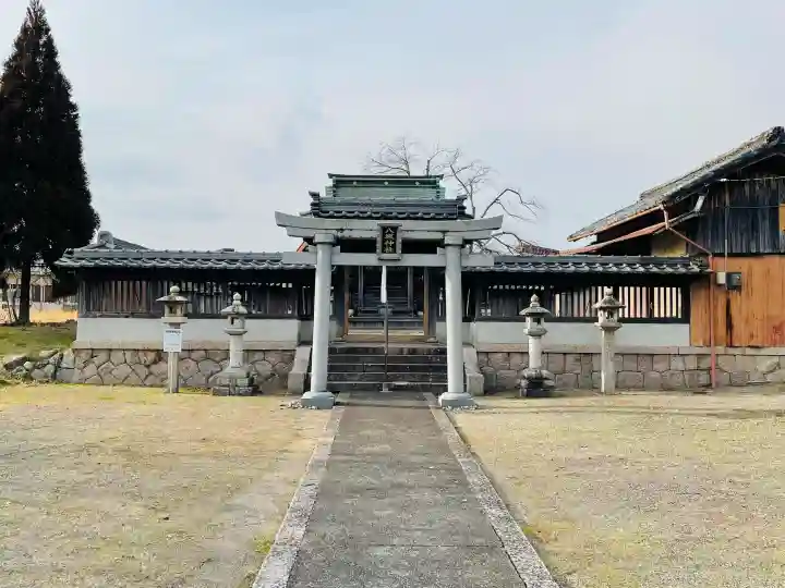 八坂神社の{uncategorized: "未分類", other: "その他", undefined: "問題あり", building: "その他建物", grave: "お墓", sacred_gate: "鳥居", guardian: "狛犬", statue: "像", buddha: "仏像", history: "歴史", nature: "自然", garden: "庭園", animal: "動物", pagoda: "塔", temizu: "手水舎", mountain_gate: "山門・神門", sanctuary: "本殿・本堂", subordinate: "末社・摂社", art: "芸術", scenery: "景色", jizo: "地蔵", ema: "絵馬", goshuin: "御朱印", omikuji: "おみくじ", items: "授与品その他", amulet: "お守り", goshuincho: "御朱印帳", eats: "食事", festival: "お祭り", votive_dance: "神楽", shichigosan: "七五三参", wedding: "結婚式", experience: "体験その他", initially: "初詣", around: "周辺", anti_infection: "感染症対策"}