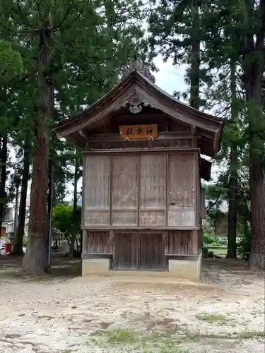 魚沼神社の建物その他