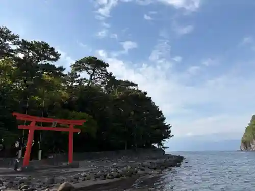 伊古奈比咩命神社の{uncategorized: "未分類", other: "その他", undefined: "問題あり", building: "その他建物", grave: "お墓", sacred_gate: "鳥居", guardian: "狛犬", statue: "像", buddha: "仏像", history: "歴史", nature: "自然", garden: "庭園", animal: "動物", pagoda: "塔", temizu: "手水舎", mountain_gate: "山門・神門", sanctuary: "本殿・本堂", subordinate: "末社・摂社", art: "芸術", scenery: "景色", jizo: "地蔵", ema: "絵馬", goshuin: "御朱印", omikuji: "おみくじ", items: "授与品その他", amulet: "お守り", goshuincho: "御朱印帳", eats: "食事", festival: "お祭り", votive_dance: "神楽", shichigosan: "七五三参", wedding: "結婚式", experience: "体験その他", initially: "初詣", around: "周辺", anti_infection: "感染症対策"}