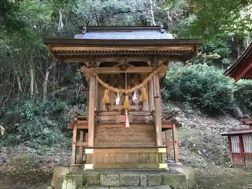 染羽天石勝神社の末社