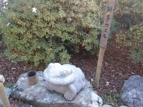 宝登山神社の像