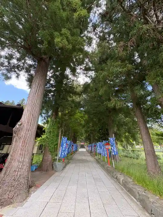 遠野郷八幡宮の{uncategorized: "未分類", other: "その他", undefined: "問題あり", building: "その他建物", grave: "お墓", sacred_gate: "鳥居", guardian: "狛犬", statue: "像", buddha: "仏像", history: "歴史", nature: "自然", garden: "庭園", animal: "動物", pagoda: "塔", temizu: "手水舎", mountain_gate: "山門・神門", sanctuary: "本殿・本堂", subordinate: "末社・摂社", art: "芸術", scenery: "景色", jizo: "地蔵", ema: "絵馬", goshuin: "御朱印", omikuji: "おみくじ", items: "授与品その他", amulet: "お守り", goshuincho: "御朱印帳", eats: "食事", festival: "お祭り", votive_dance: "神楽", shichigosan: "七五三参", wedding: "結婚式", experience: "体験その他", initially: "初詣", around: "周辺", anti_infection: "感染症対策"}