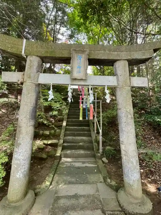 滑川神社 - 仕事と子どもの守り神の{uncategorized: "未分類", other: "その他", undefined: "問題あり", building: "その他建物", grave: "お墓", sacred_gate: "鳥居", guardian: "狛犬", statue: "像", buddha: "仏像", history: "歴史", nature: "自然", garden: "庭園", animal: "動物", pagoda: "塔", temizu: "手水舎", mountain_gate: "山門・神門", sanctuary: "本殿・本堂", subordinate: "末社・摂社", art: "芸術", scenery: "景色", jizo: "地蔵", ema: "絵馬", goshuin: "御朱印", omikuji: "おみくじ", items: "授与品その他", amulet: "お守り", goshuincho: "御朱印帳", eats: "食事", festival: "お祭り", votive_dance: "神楽", shichigosan: "七五三参", wedding: "結婚式", experience: "体験その他", initially: "初詣", around: "周辺", anti_infection: "感染症対策"}