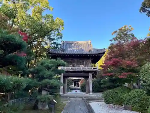 伊勢の国 四天王寺の山門