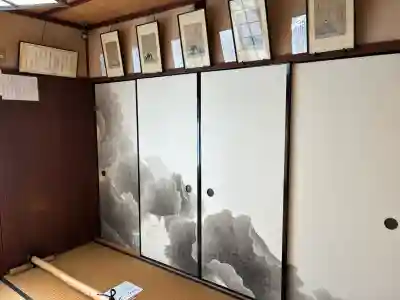 圓徳院の{uncategorized: "未分類", other: "その他", undefined: "問題あり", building: "その他建物", grave: "お墓", sacred_gate: "鳥居", guardian: "狛犬", statue: "像", buddha: "仏像", history: "歴史", nature: "自然", garden: "庭園", animal: "動物", pagoda: "塔", temizu: "手水舎", mountain_gate: "山門・神門", sanctuary: "本殿・本堂", subordinate: "末社・摂社", art: "芸術", scenery: "景色", jizo: "地蔵", ema: "絵馬", goshuin: "御朱印", omikuji: "おみくじ", items: "授与品その他", amulet: "お守り", goshuincho: "御朱印帳", eats: "食事", festival: "お祭り", votive_dance: "神楽", shichigosan: "七五三参", wedding: "結婚式", experience: "体験その他", initially: "初詣", around: "周辺", anti_infection: "感染症対策"}